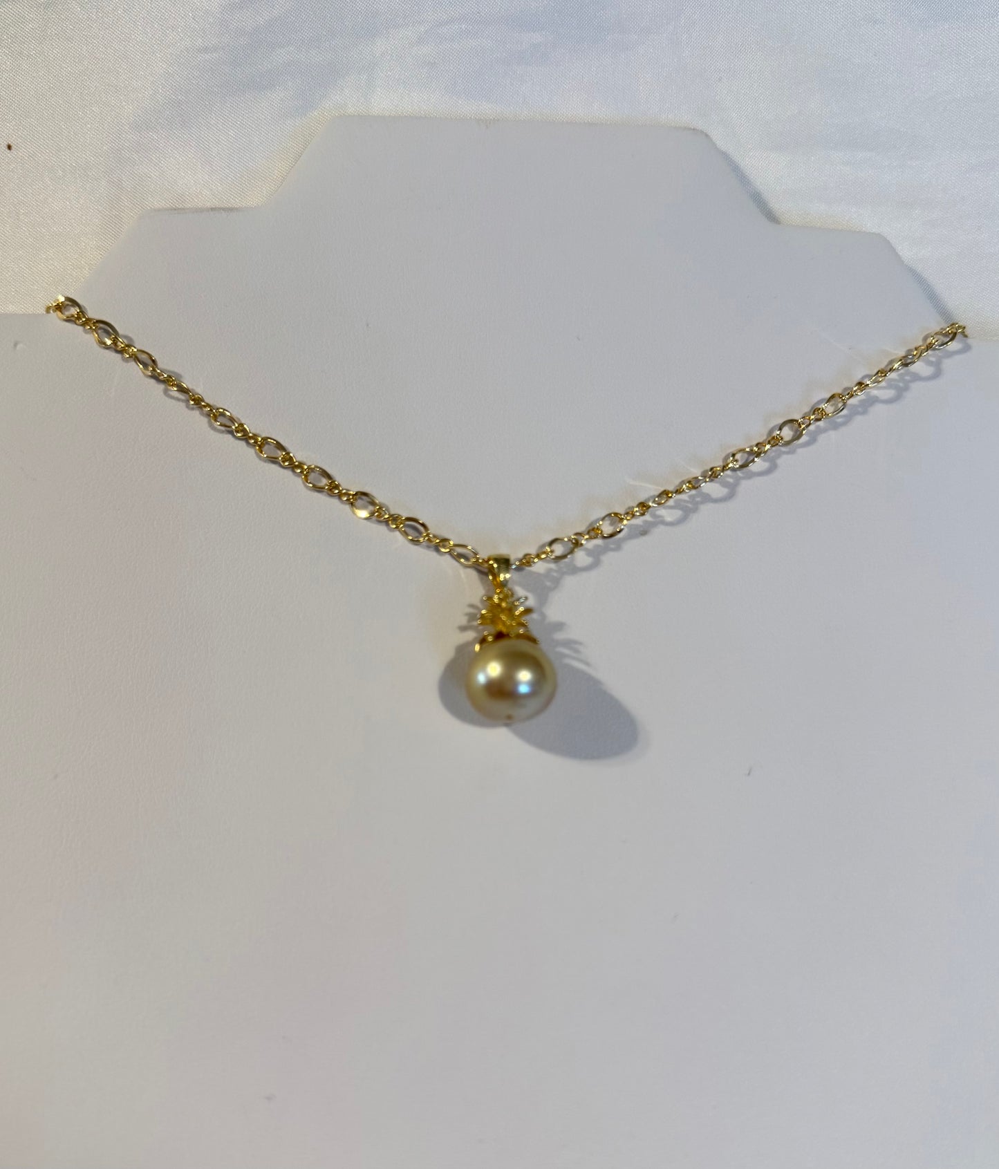 17” Southsea Pineapple pendent necklace