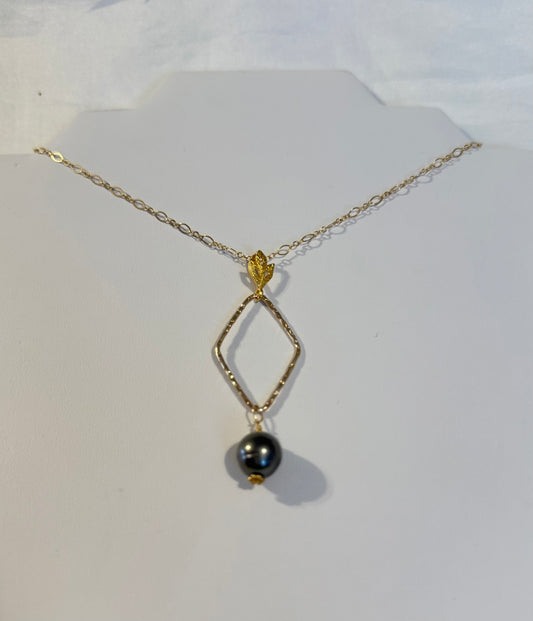 20” Diamond Pendent Pearl necklace